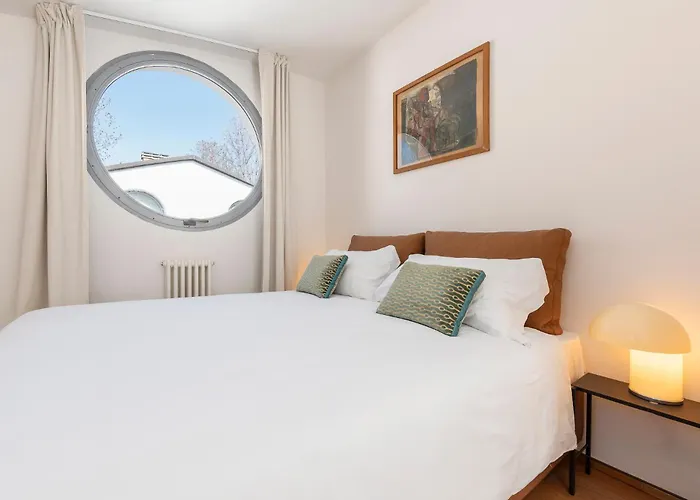 Scalo 10 Con Posto Auto דירה *