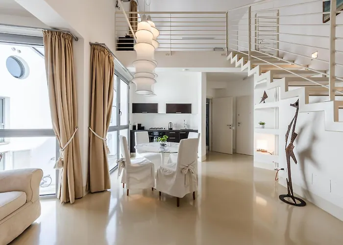 Scalo 10 Con Posto Auto דירה *